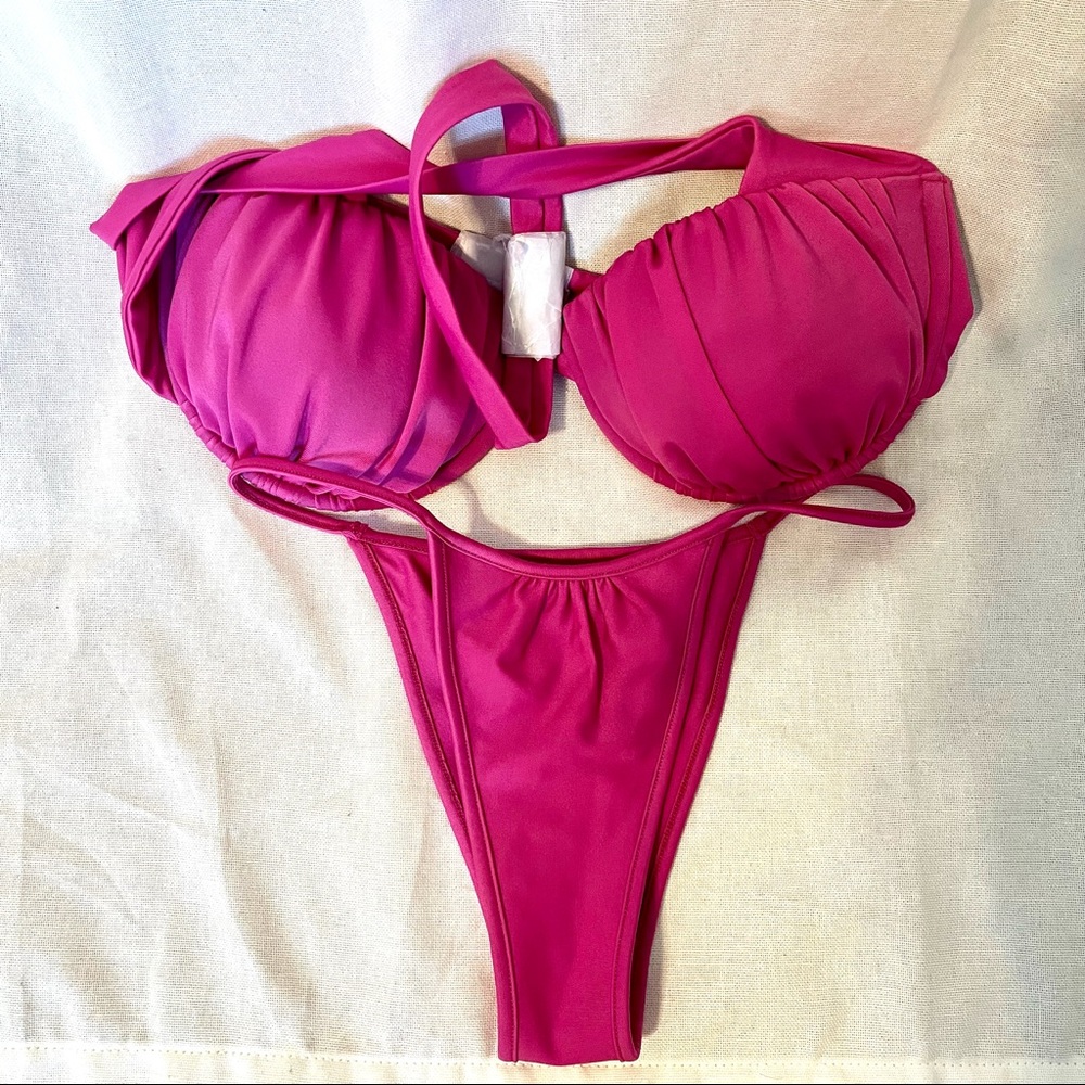 GATHERED HIGH NECK TWIST FRONT BIKINI TOP & RUCHED BIKINI BOTTOMS IN DARK PINK